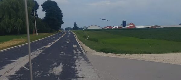 Бомбардировщик упал на ферму в США — момент крушения попал на видео - Sputnik Кыргызстан