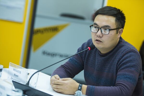Журналист Азият Жекшеев - Sputnik Кыргызстан