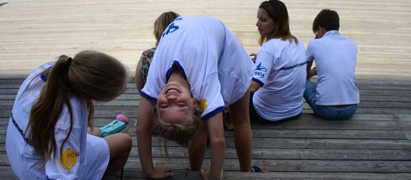 Всероссийская социальная акция Зарядка со стражем порядка Всероссийская социальная акция Зарядка со стражем порядка - Sputnik Кыргызстан