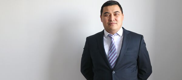 Руководитель управления карт и дистанционных банковских услуг одного из финансово-кредитных учреждений страны Эрмек Уманкулов - Sputnik Кыргызстан