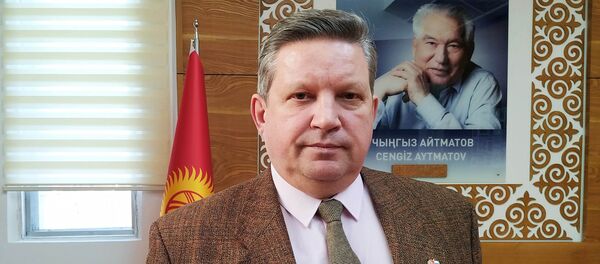 Руководитель представительства Россотрудничества в Кыргызстане Виктор Нефедов. Архивное фото Руководитель представительства Россотрудничества в Кыргызстане Виктор Нефедов. Архивное фото - Sputnik Кыргызстан