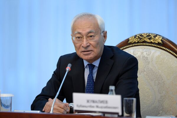 Экс-вице-премьер-министр Амангельди Муралиев - Sputnik Кыргызстан