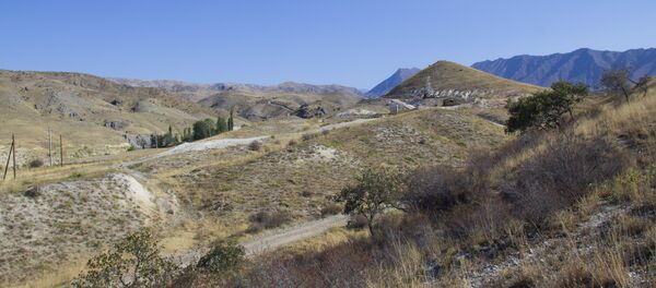 Жалал-Абад облусунун Аксы районундагы Ак-Моло кени Жалал-Абад облусунун Аксы районундагы Ак-Моло кени - Sputnik Кыргызстан