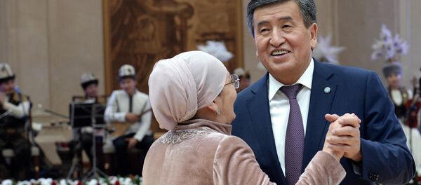 На прошлой неделе, 16 ноября, президент Кыргызстана отметил свой 60 летний юбилей На прошлой неделе, 16 ноября, президент Кыргызстана отметил свой 60 летний юбилей - Sputnik Кыргызстан