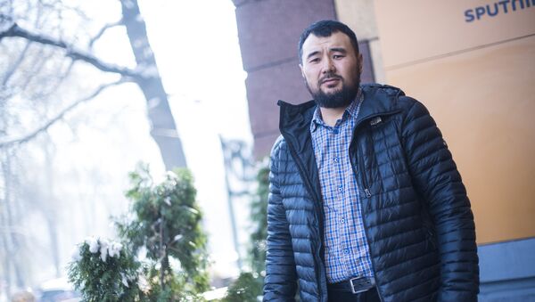 Кыргызстанский путешественник Нурбек Адышев, который пешком преодолел путь из Джалал-Абада в Бишкек - Sputnik Кыргызстан