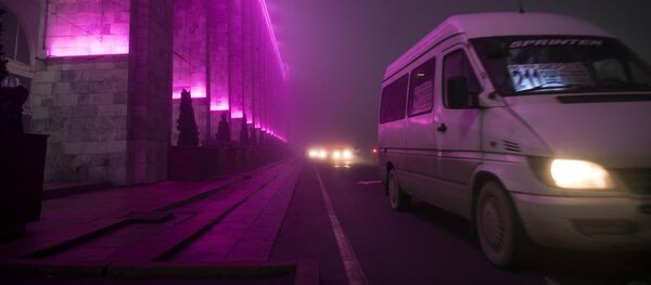 Маршрутка на одной из улиц Бишкека. Архивное фото - Sputnik Кыргызстан