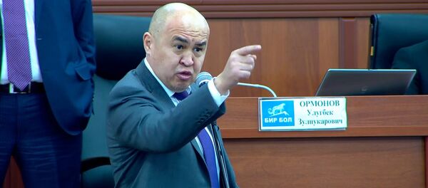 Өкмөткө адвокат болуп алыңыз! Сулаймановдун төрага менен айтыша кеткен видеосу Өкмөткө адвокат болуп алыңыз! Сулаймановдун төрага менен айтыша кеткен видеосу - Sputnik Кыргызстан