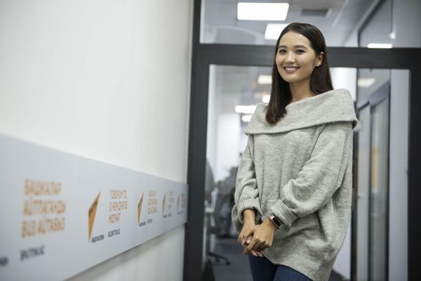 Актриса и модель Мадина Талипбек - Sputnik Кыргызстан