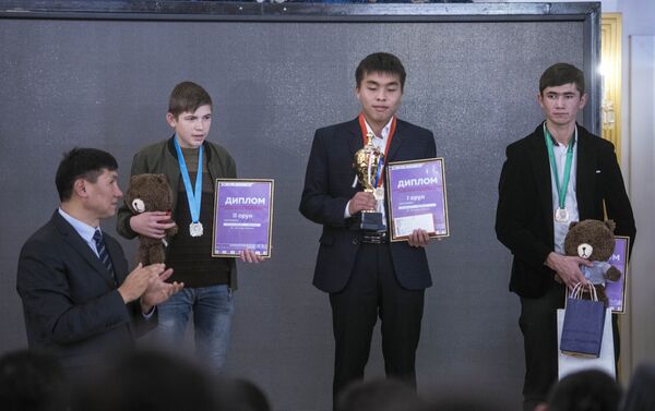 В Бишкеке состоялся чемпионат Кыргызстана по шахматам среди лиц с ограниченными возможностями здоровья - Sputnik Кыргызстан