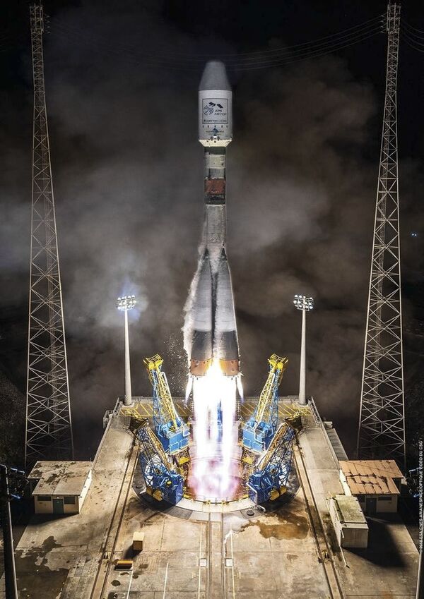 Пуск ракеты-носителя Союз-СТ-Б с космодрома Гвианского космического центра - Sputnik Кыргызстан