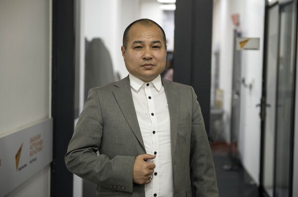 Оперный певец Алмаз Истамбаев Оперный певец Алмаз Истамбаев - Sputnik Кыргызстан