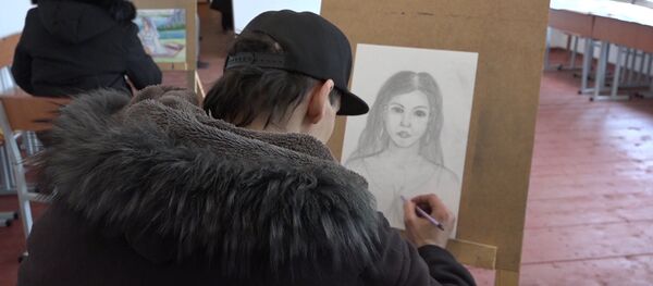 Жалал-Абаддагы абактагылар кийим тигип, сүрөт тартып... Саамалык - Sputnik Кыргызстан