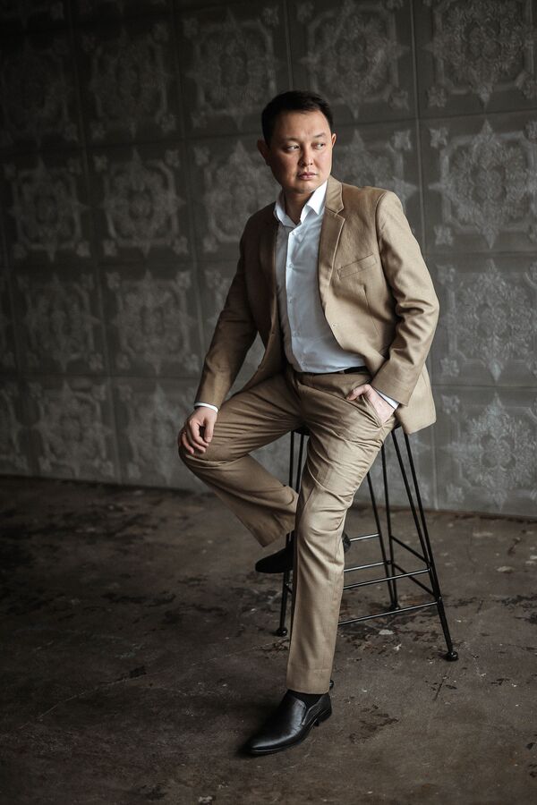 Ведущий радио, телевидения Эрик Молдалиев Ведущий радио, телевидения Эрик Молдалиев - Sputnik Кыргызстан