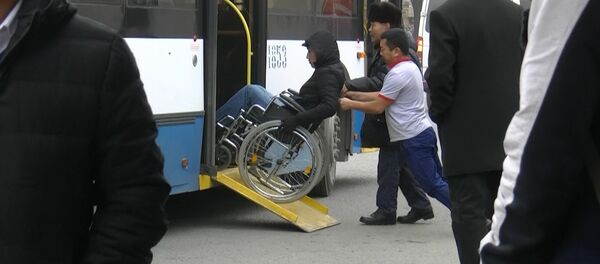 Арабадагы майып коомдук транспортко түшө алабы? Социалдык эксперимент - Sputnik Кыргызстан