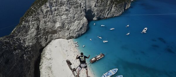 Пляж Навайо на северо-западе острова Закинф в Греции - Sputnik Кыргызстан