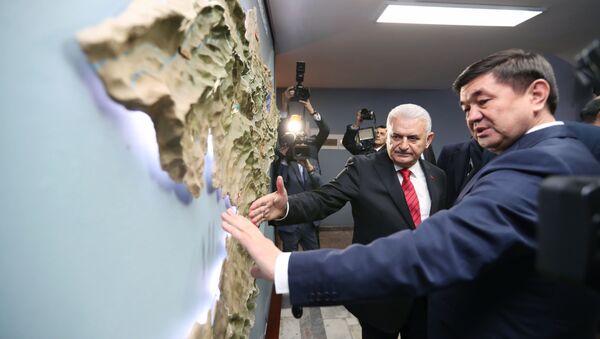 Премьер-министр Мухаммедкалый Абылгазиев встретился со Спикером Парламента Турции Бинали Йылдырымом - Sputnik Кыргызстан