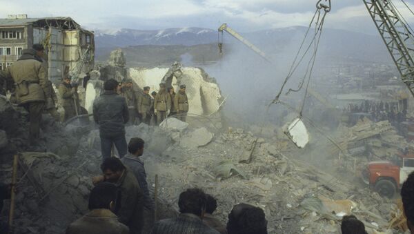 Последствия землетрясения в Спитаке, 7 декабря 1988 - Sputnik Кыргызстан