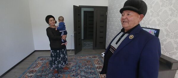 Кыргызстанцу выдали 1 млн после увольнения — как он этого добился. Видео Кыргызстанцу выдали 1 млн после увольнения — как он этого добился. Видео - Sputnik Кыргызстан