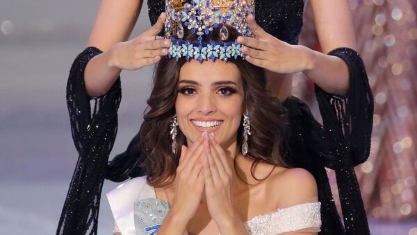 Победительница конкурса красоты Мисс мира — 2018, представительница Мексики Ванесса Понс де Леон во время вручения короны - Sputnik Кыргызстан