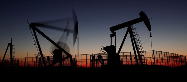 Нефтяные станки-качалки в Париже - Sputnik Кыргызстан