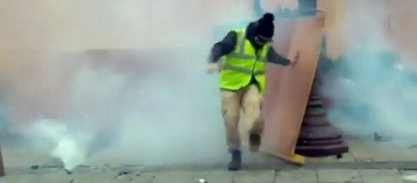 Обошли все СМИ — прямые эфиры Sputnik Франция набрали 20 млн просмотров - Sputnik Кыргызстан