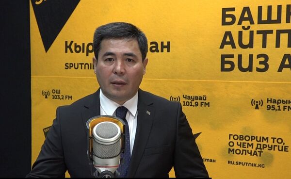 Иностранцы читают произведения Айтматова — впечатляющие видео Иностранцы читают произведения Айтматова — впечатляющие видео - Sputnik Кыргызстан