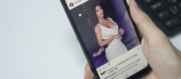 Инстаграм звезда Ким Кардашян. Архивное фото Инстаграм звезда Ким Кардашян. Архивное фото - Sputnik Кыргызстан