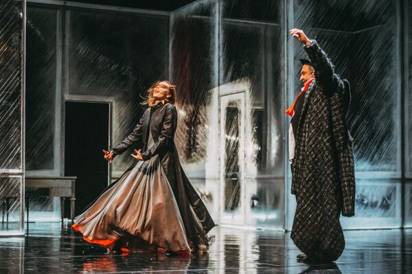 Постановка спектакля Васса Железнова (Мать) режиссерем Уланбеком Баялиевым в Свердловском государственном академическом театре драмы Постановка спектакля Васса Железнова (Мать) режиссерем Уланбеком Баялиевым в Свердловском государственном академическом театре драмы - Sputnik Кыргызстан