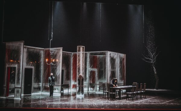 Постановка спектакля Васса Железнова (Мать) режиссерем Уланбеком Баялиевым в Свердловском государственном академическом театре драмы Постановка спектакля Васса Железнова (Мать) режиссерем Уланбеком Баялиевым в Свердловском государственном академическом театре драмы - Sputnik Кыргызстан