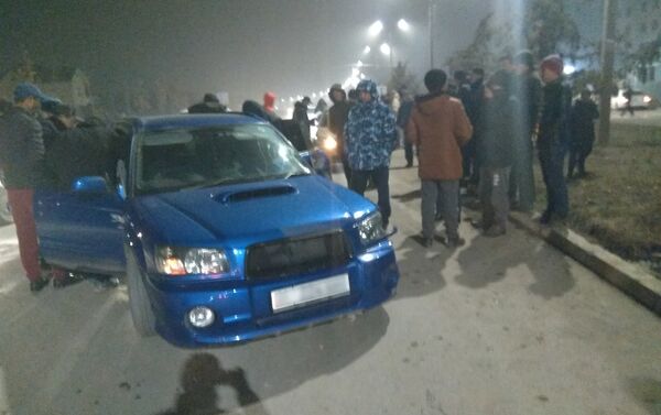 В Бишкеке водитель на автомобиле Subaru Forester совершил наезд на мужчину 40-45 лет, в результате чего на месте тот от полученных травм скончался - Sputnik Кыргызстан