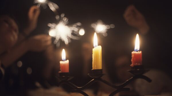 Свечи на праздничном столе. Архивное фото - Sputnik Кыргызстан