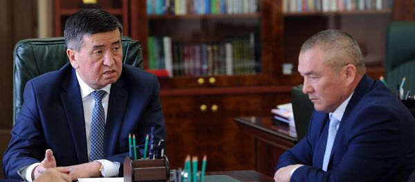 Премьер-министр Сооронбай Жээнбеков и министр транспорта и дорог Жамшитбек Калилов - Sputnik Кыргызстан