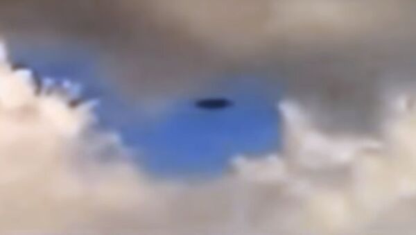 НЛО над Нью-Йорком сняли на видео очевидцы - Sputnik Кыргызстан