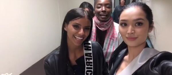 Салам, Кыргызстан!. Красавицы с Мисс Вселенная передают привет — видео - Sputnik Кыргызстан