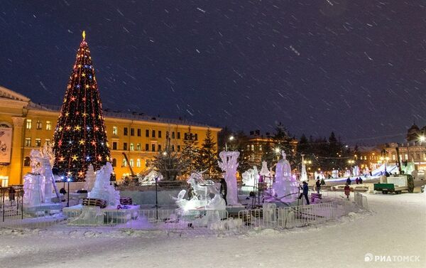 Ледяные скульптуры на фестивале Хрустальный Томск в Томске - Sputnik Кыргызстан