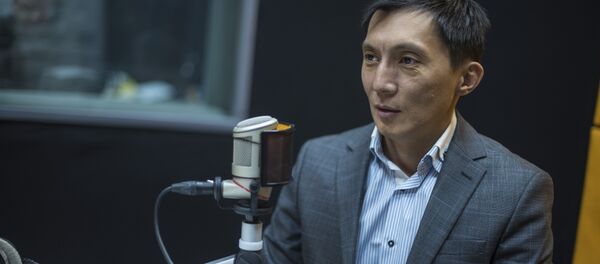 Кыргызстан информатиктер ассоциациясы коомдук бирикмесинин төрагасы, профессор Уланбек Мамбетакунов Кыргызстан информатиктер ассоциациясы коомдук бирикмесинин төрагасы, профессор Уланбек Мамбетакунов - Sputnik Кыргызстан