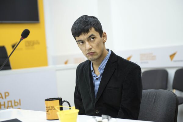 Выпускник Бишкекского гуманитарного университета, компьютерный мастер Сардор Ибрагимов - Sputnik Кыргызстан