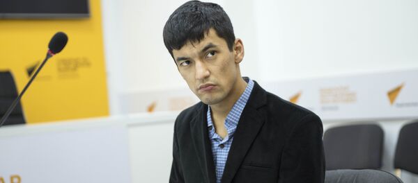 Выпускник Бишкекского гуманитарного университета, компьютерный мастер Сардор Ибрагимов - Sputnik Кыргызстан