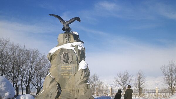Памятник Николаю Пржевальскому в Караколе - Sputnik Кыргызстан