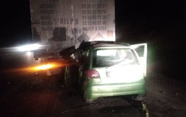 ДТП произошло на 24-м километре автотрассы Ош — Исфана в районе села Осор накануне, 18 декабря, примерно в 23.00 - Sputnik Кыргызстан
