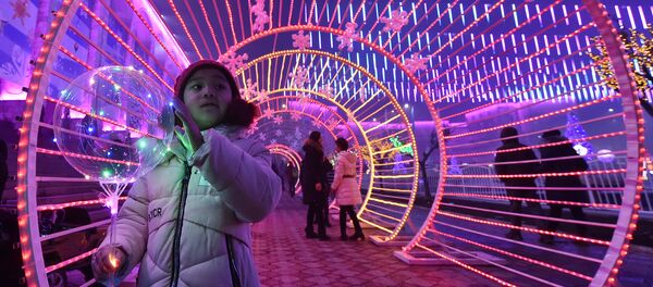 Зажжение главной новогодней елки в Бишкек - Sputnik Кыргызстан