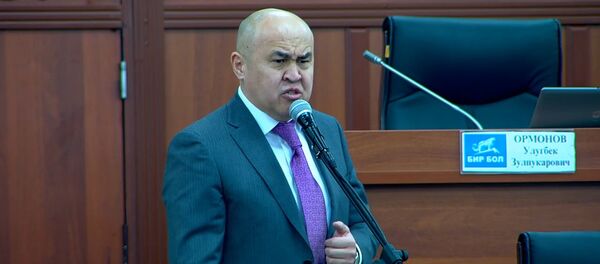 Жаш баласыз, чоңоюңуз! Сулайманов менен Жумабековдун жаакташа кеткен видеосу - Sputnik Кыргызстан