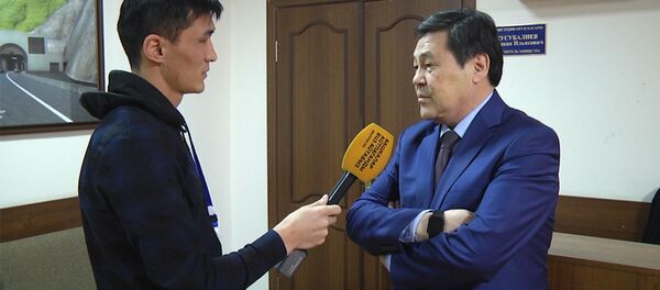 И.о. главы Минтранса КР увольняли за упущения в работе, он скрыл это. Видео - Sputnik Кыргызстан