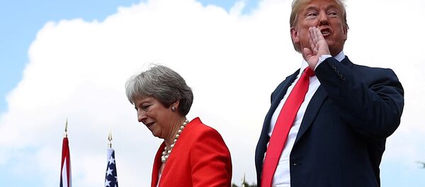 Британиялык премьер-министр Тереза Мэй жана АКШ президенти Дональд Трамп. Архив - Sputnik Кыргызстан