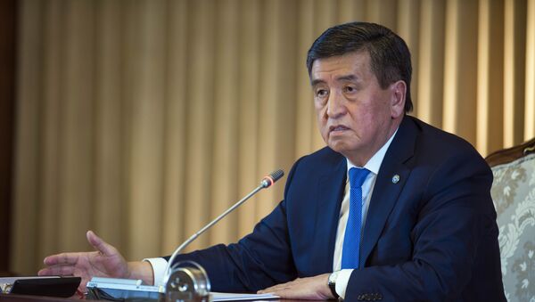 Кыргызстандын президенти Сооронбай Жээнбеков маалымат жыйын учрунда - Sputnik Кыргызстан