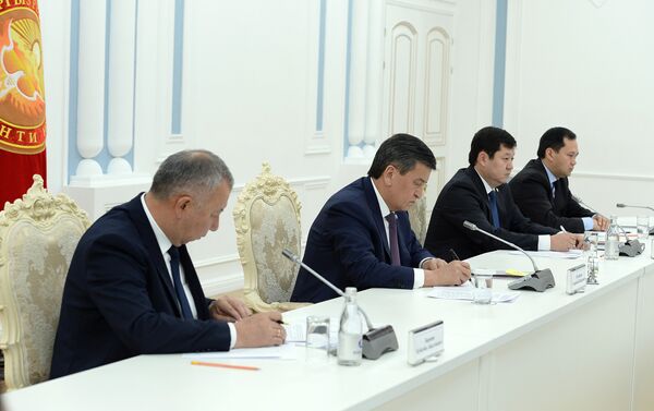 Участники встречи обсудили разные темы и высказали свое мнение по социальным вопросам. - Sputnik Кыргызстан