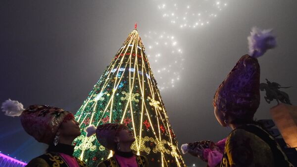 Главная новогодняя елка в Бишкеке. Архивное фото - Sputnik Кыргызстан