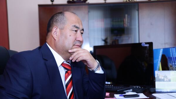 Экс-министр образования и науки КР Каныбек Исаков. Архивное фото - Sputnik Кыргызстан