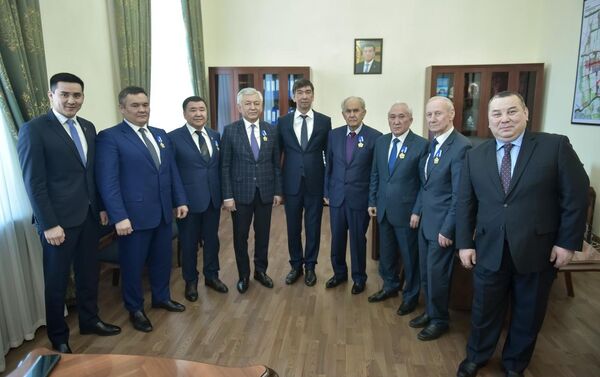 Церемония проходила в столичном муниципалитете. - Sputnik Кыргызстан