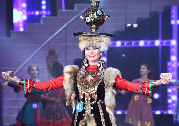 Участница международного конкурса Посланница красоты в Маньчжурии - Sputnik Кыргызстан